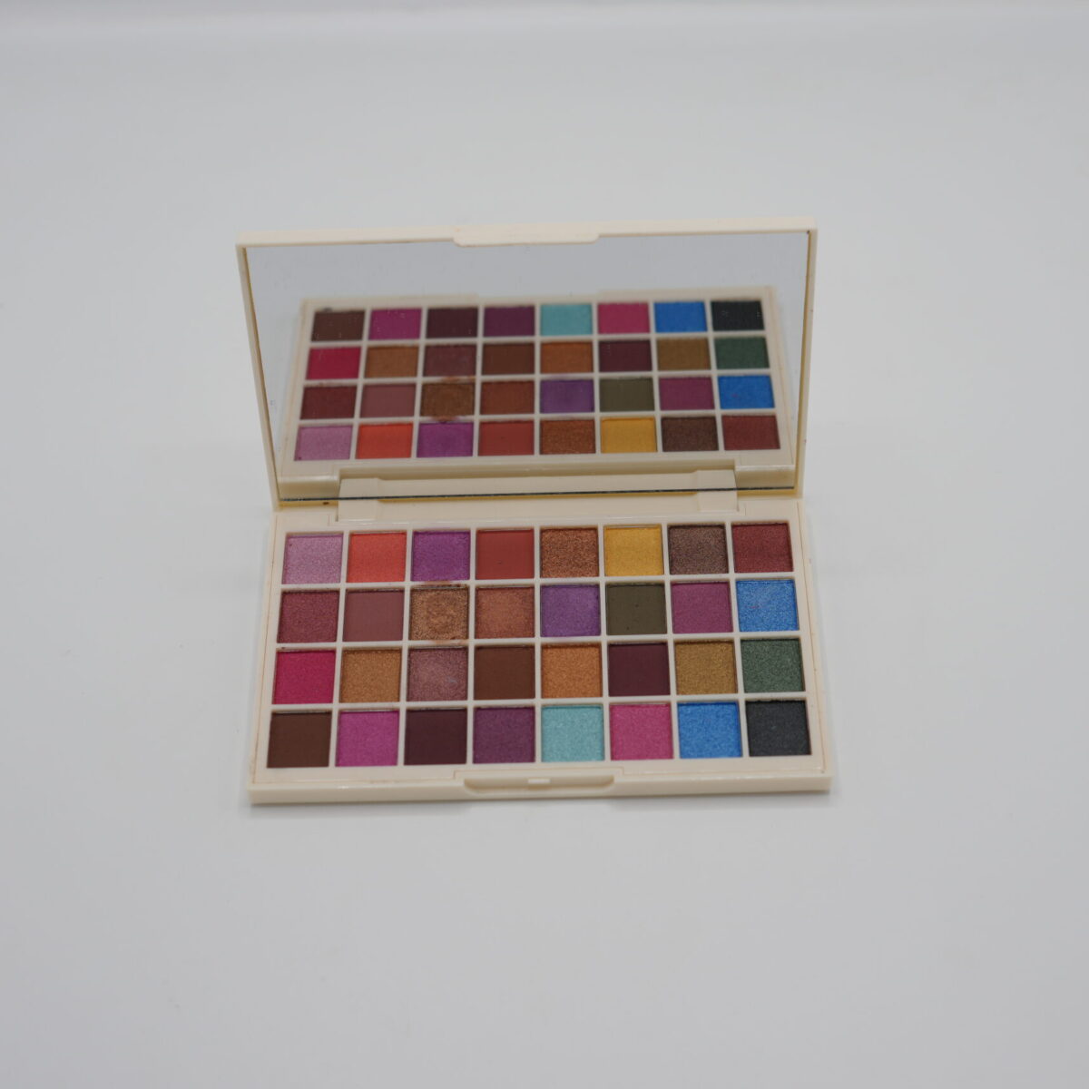 32 Color Eye Shades